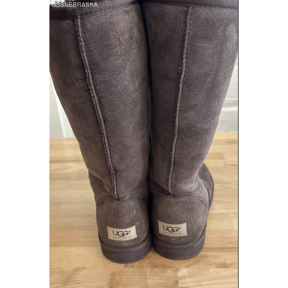 UGG Brown Classic Tall Boots in Chocolate Brown - Size 9W - Picture 3 of 9